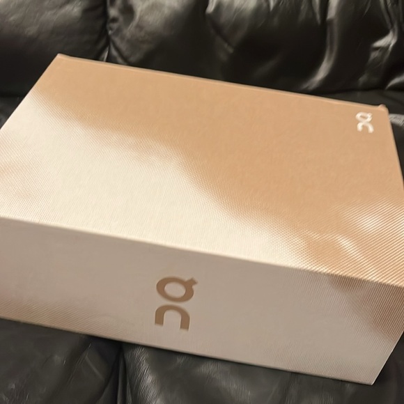 Brand new cloud horizon, lavender/ivory tennis shoes - Picture 15 of 15